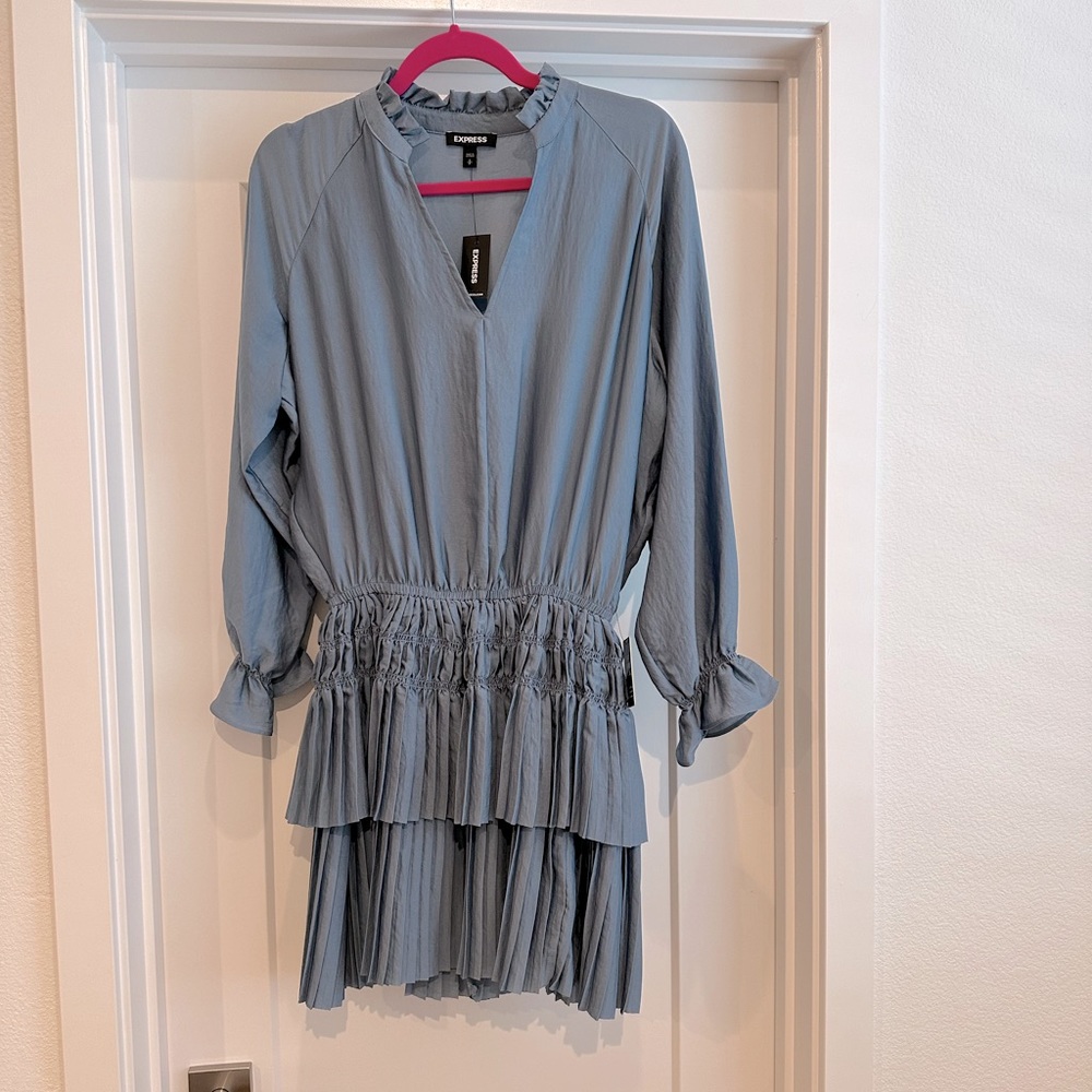 Express dress - Picture 1 of 8